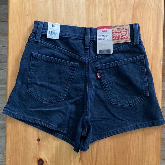 SALE! 🖤NWT: LEVI’S✨ Women’s High Waisted Mom Shorts - Size 27 - Picture 10 of 15